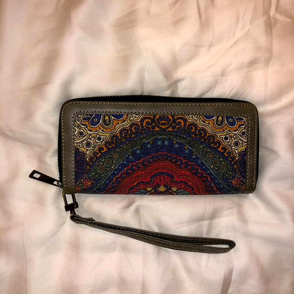 Like new! Wallet with zipper